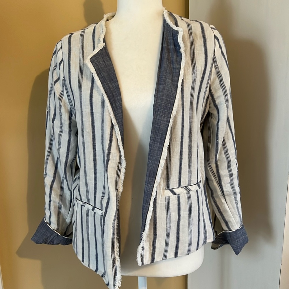 Chicos linen chambray blue and white jacket. Size 0.